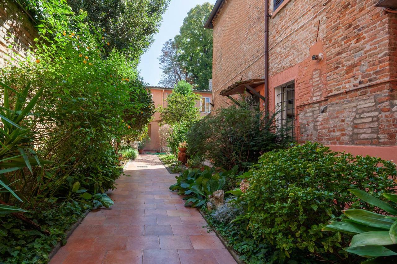 Duplex Apartment In Pieno Centro Ferrara Dış mekan fotoğraf